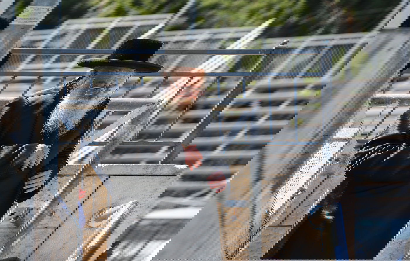 האדמו"ר מתולדות אהרן שימש סנדק בברית במירון