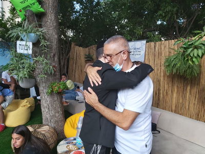 בוסו עם האב השכול