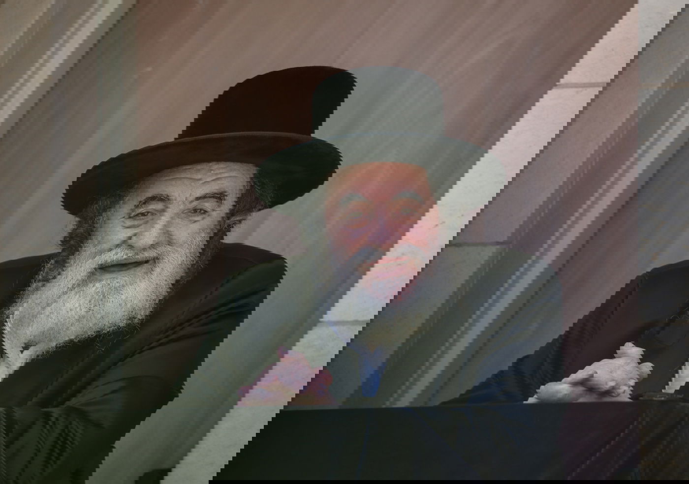 כך קיבל האדמו"ר מויז'ניץ את חסידיו בצפת • צפו