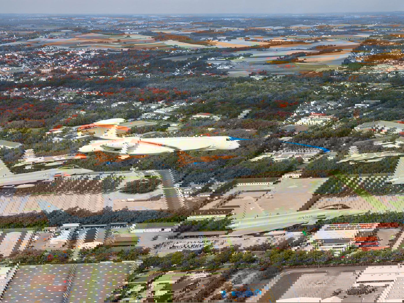 חיל האוויר במטס מעל מחנה הריכוז "דכאו"