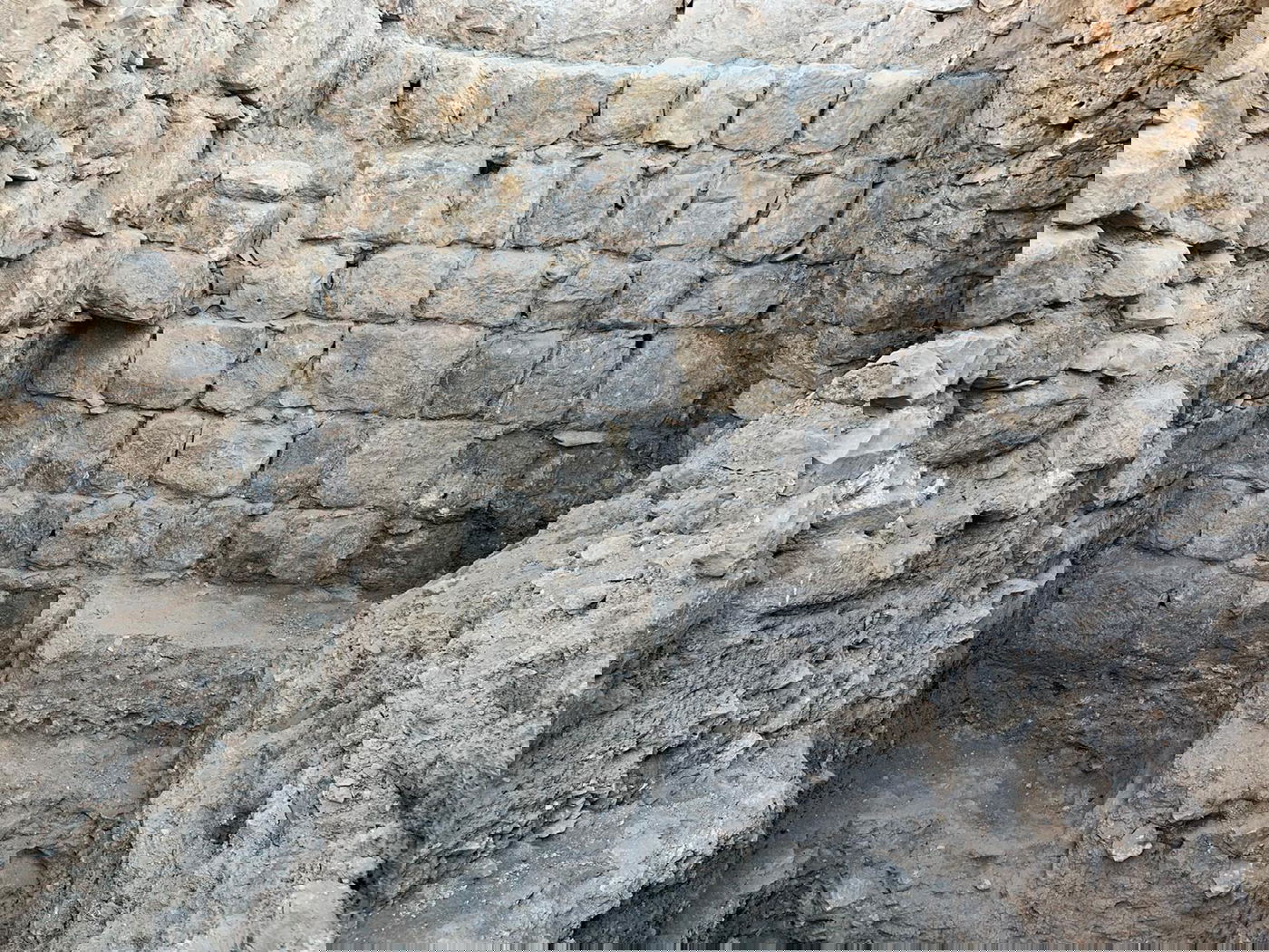 חפירות בצפת חשפו את מנהרת הטרור הראשונה בישראל