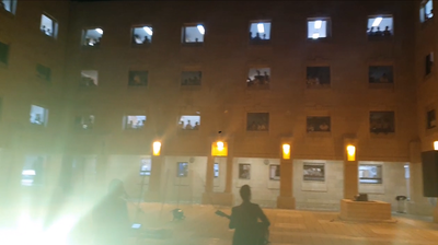 מרגש: ההופעה של קמפה "מול" הבחורים