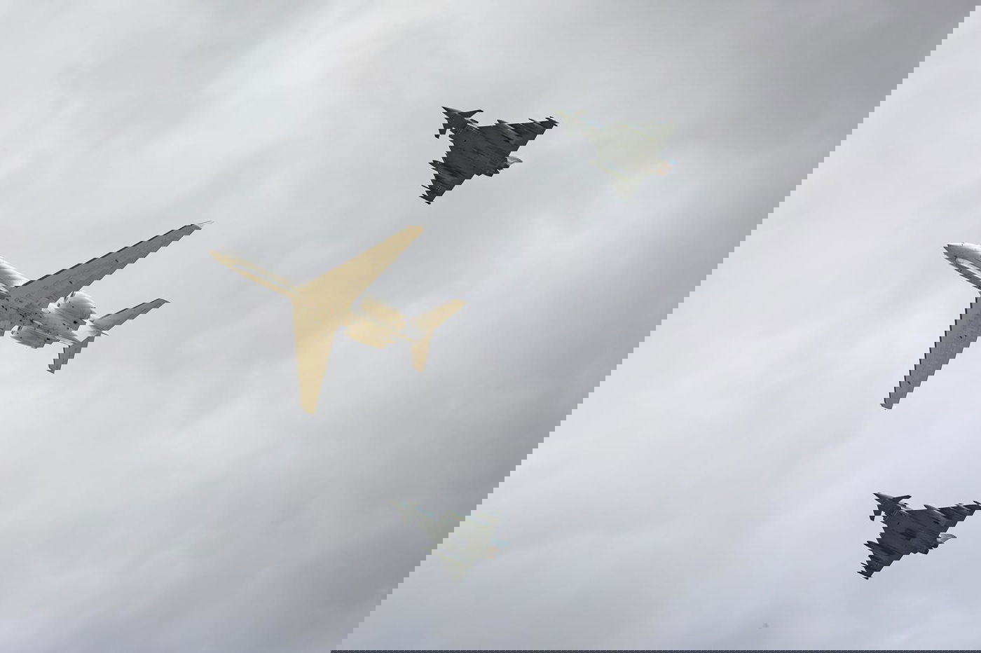 מטס ''זיכרון לעתיד'' מעל מחנה הריכוז 'דכאו'