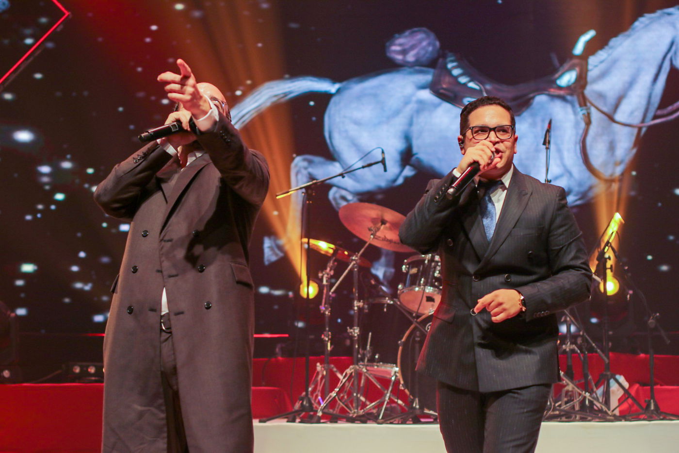 צפו: אלי הרצליך מארח את פיני אינהורן ואבי אילסון על במת "קיץ חי"