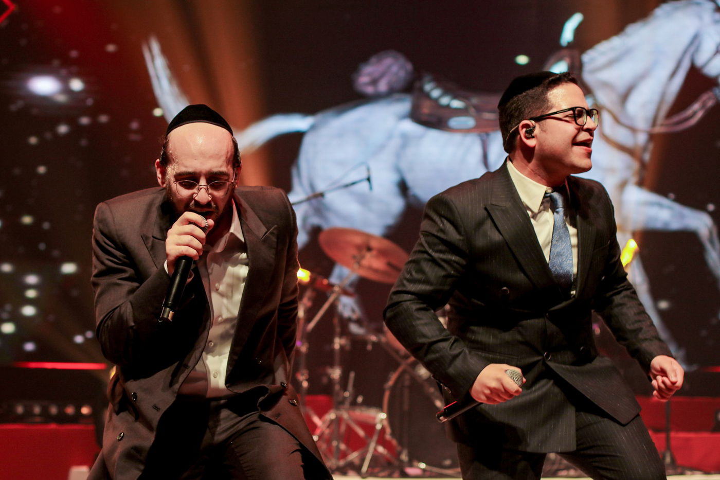 צפו: אלי הרצליך מארח את פיני אינהורן ואבי אילסון על במת "קיץ חי"