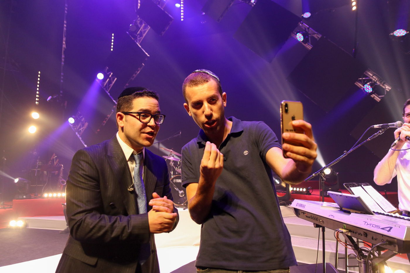 צפו: אלי הרצליך מארח את פיני אינהורן ואבי אילסון על במת "קיץ חי"