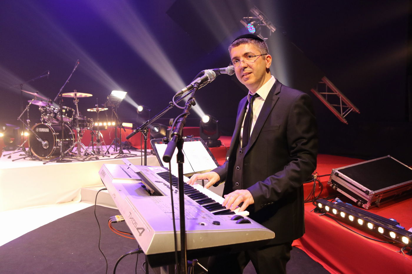 צפו: אלי הרצליך מארח את פיני אינהורן ואבי אילסון על במת "קיץ חי"