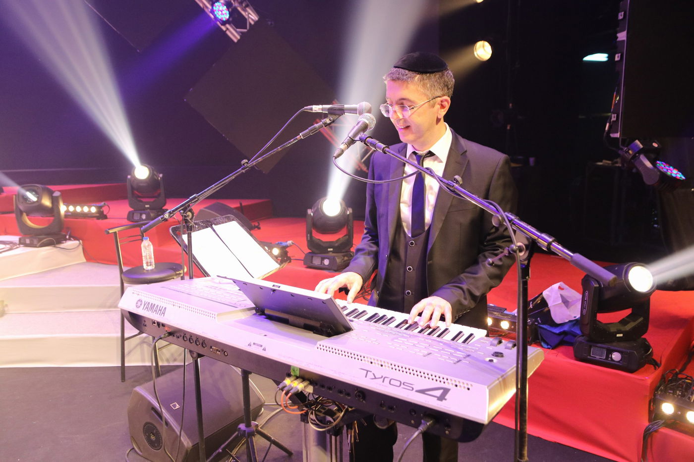 צפו: אלי הרצליך מארח את פיני אינהורן ואבי אילסון על במת "קיץ חי"