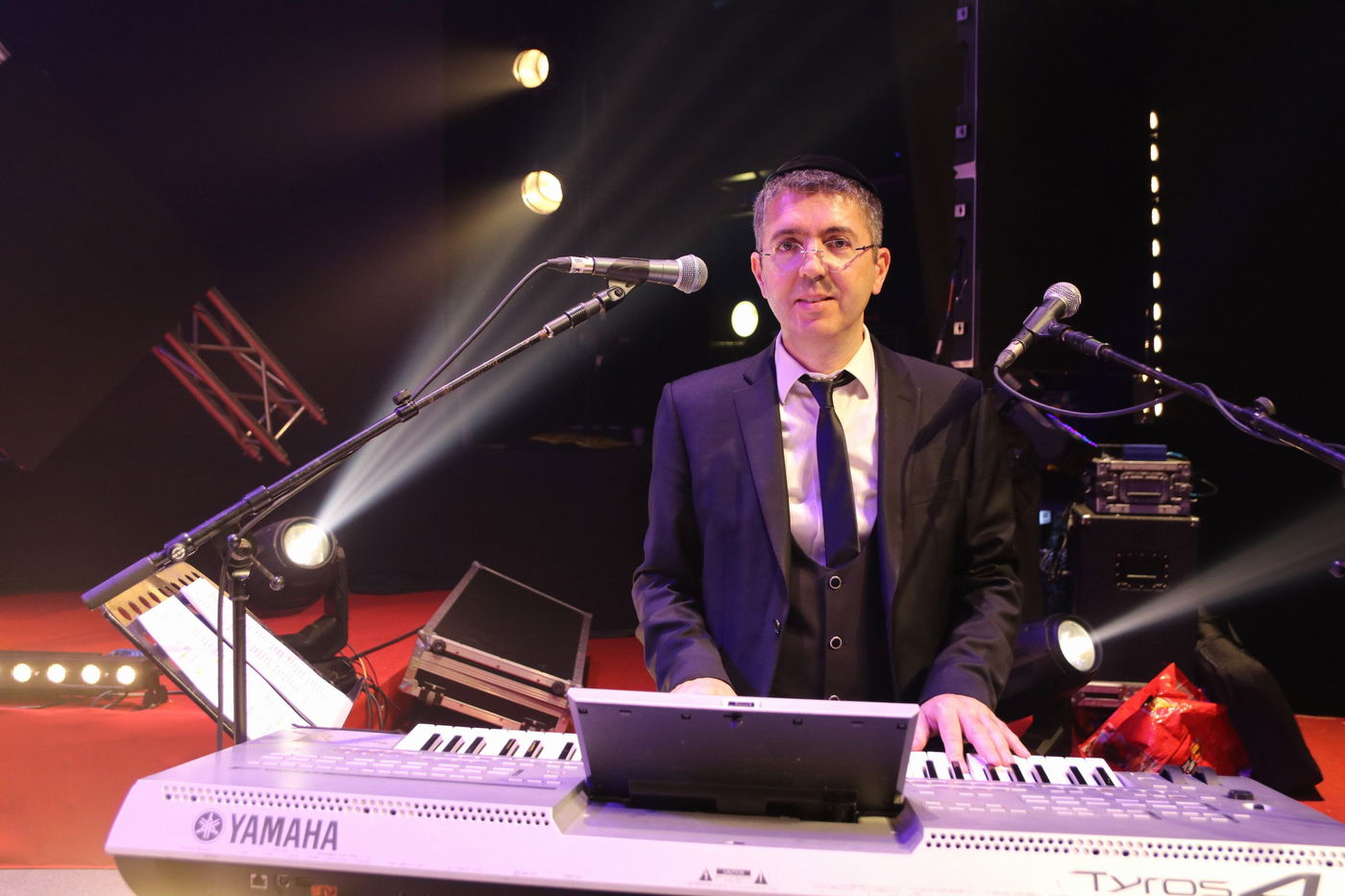 צפו: אלי הרצליך מארח את פיני אינהורן ואבי אילסון על במת "קיץ חי"