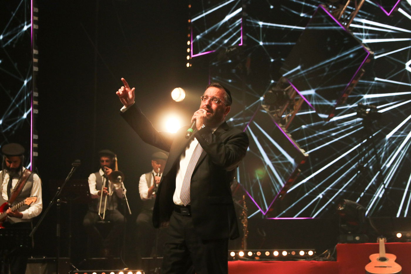 צפו: אלי הרצליך מארח את פיני אינהורן ואבי אילסון על במת "קיץ חי"