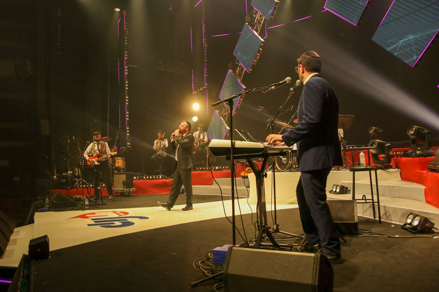 צפו: אלי הרצליך מארח את פיני אינהורן ואבי אילסון על במת "קיץ חי"