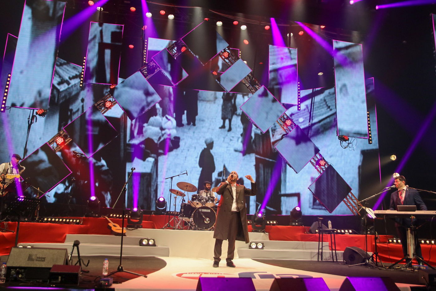 צפו: אלי הרצליך מארח את פיני אינהורן ואבי אילסון על במת "קיץ חי"