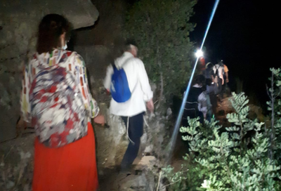 שוב: בני משפחה חרדית חולצו מנחל עמוד