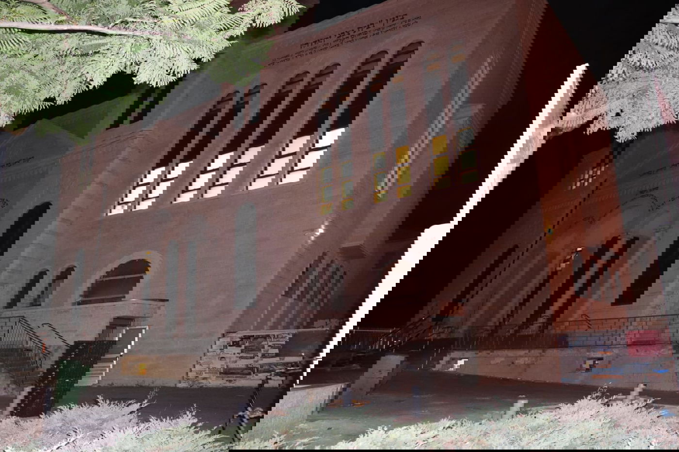 אחרי שנים: בית הכנסת של ויז'ניץ בית שמש