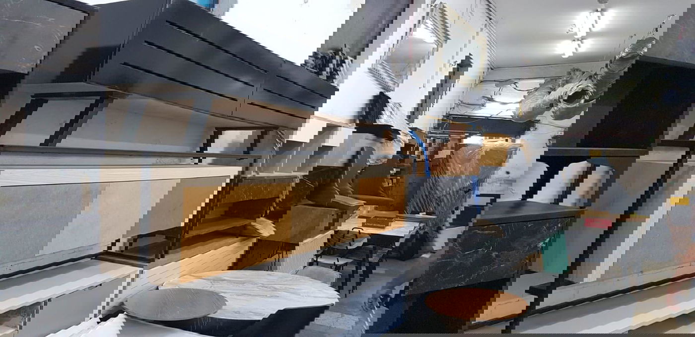 "חנות" הרהיטים