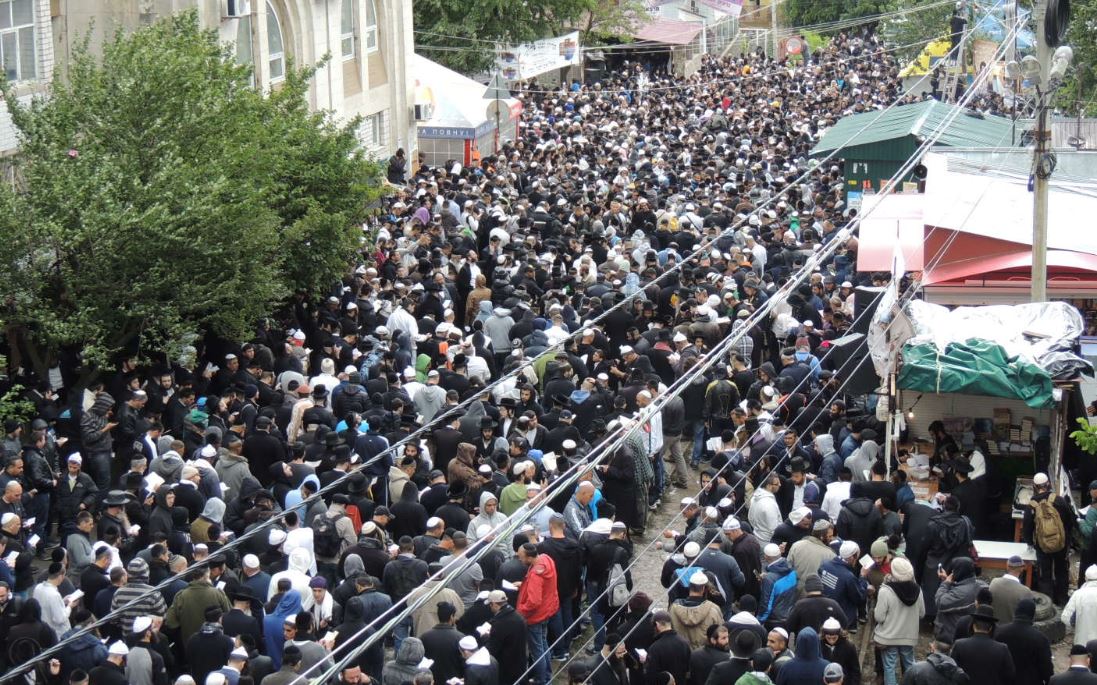 איסור הטיסה לאומן מעורר זעם: "אין מוסריות"