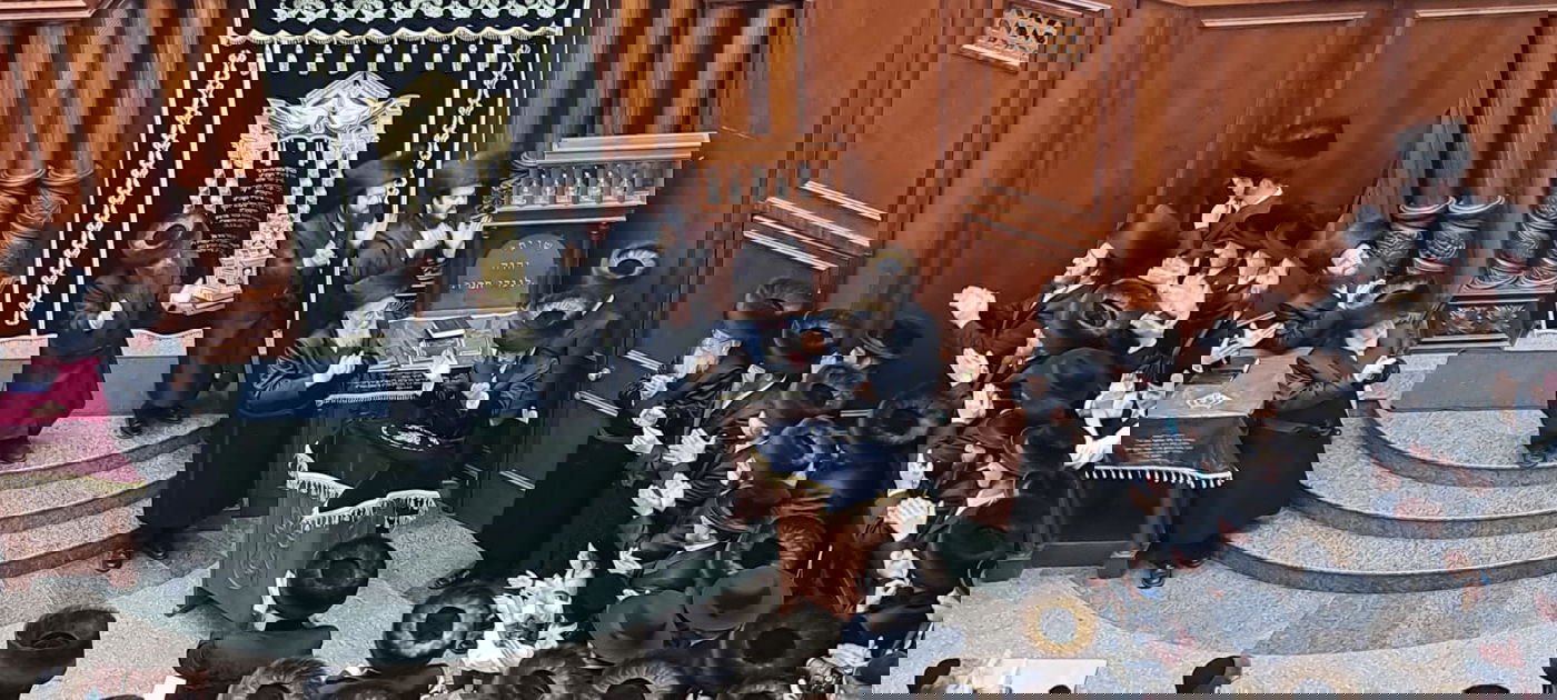 ללא טיש: שבת ראשונה בחצה"ק סאדיגורה