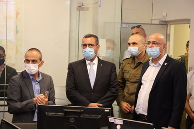 ליאון, בסיור בערים החרדיות