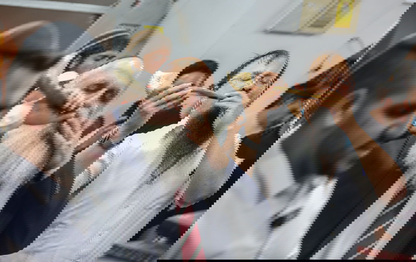 חָטָאנוּ לְפָנֶיךָ רַחֵם עָלֵינוּ בציון הרשב"י • צפו