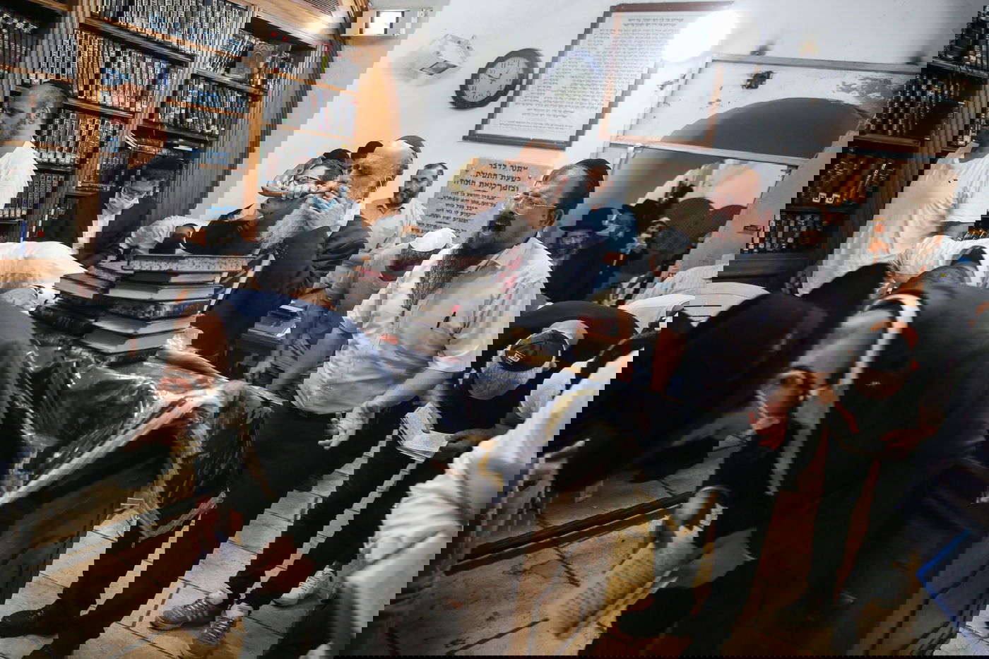 חָטָאנוּ לְפָנֶיךָ רַחֵם עָלֵינוּ בציון הרשב"י • צפו