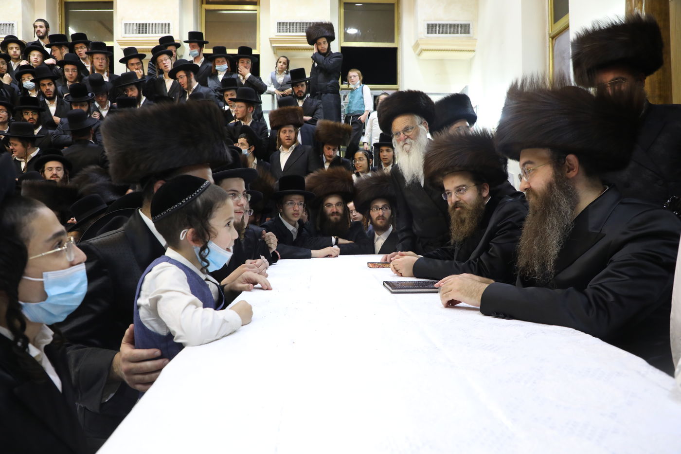 האדמו"רים מסאדיגורה ירושלים ולונדון ערכו טיש יחד