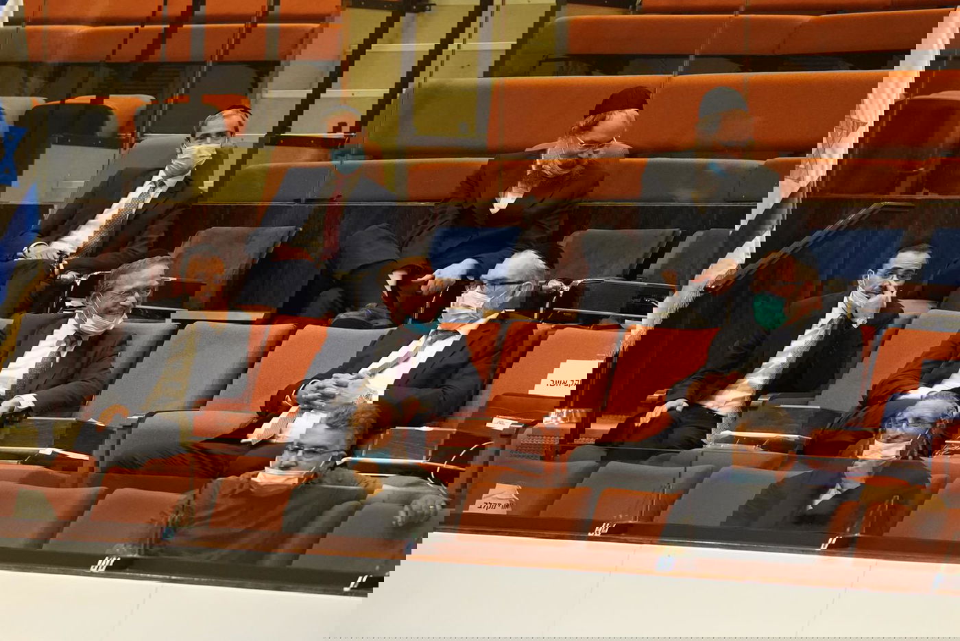 הח"כים, הערב