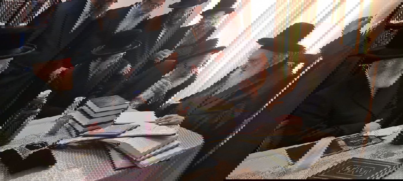 הרבי מסאדיגורה במעונו של הראב"ד הגר"מ שטרנבוך