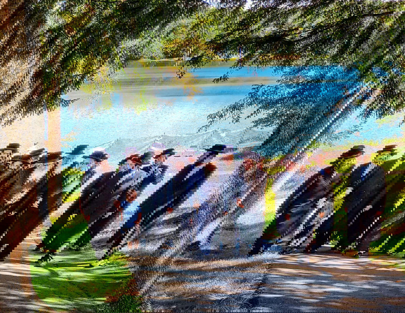 האדמו"ר מסאטמר ביקר במחנה הקיץ של בנות החסידות