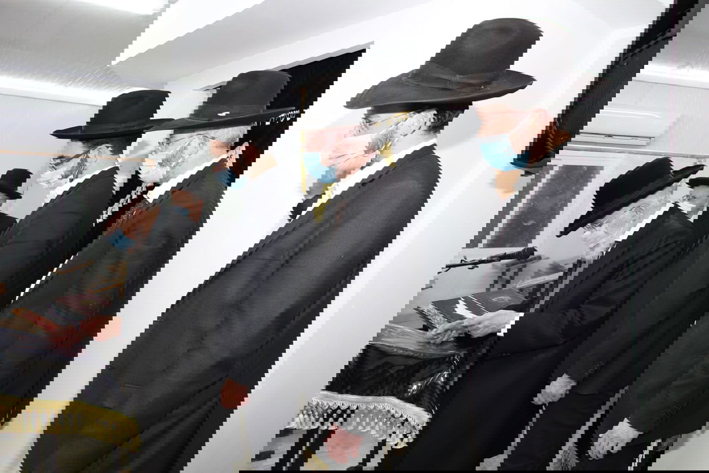 צפו: תשובת הגר"י אזרחי למי שהדביק אחרים ב'קורונה'