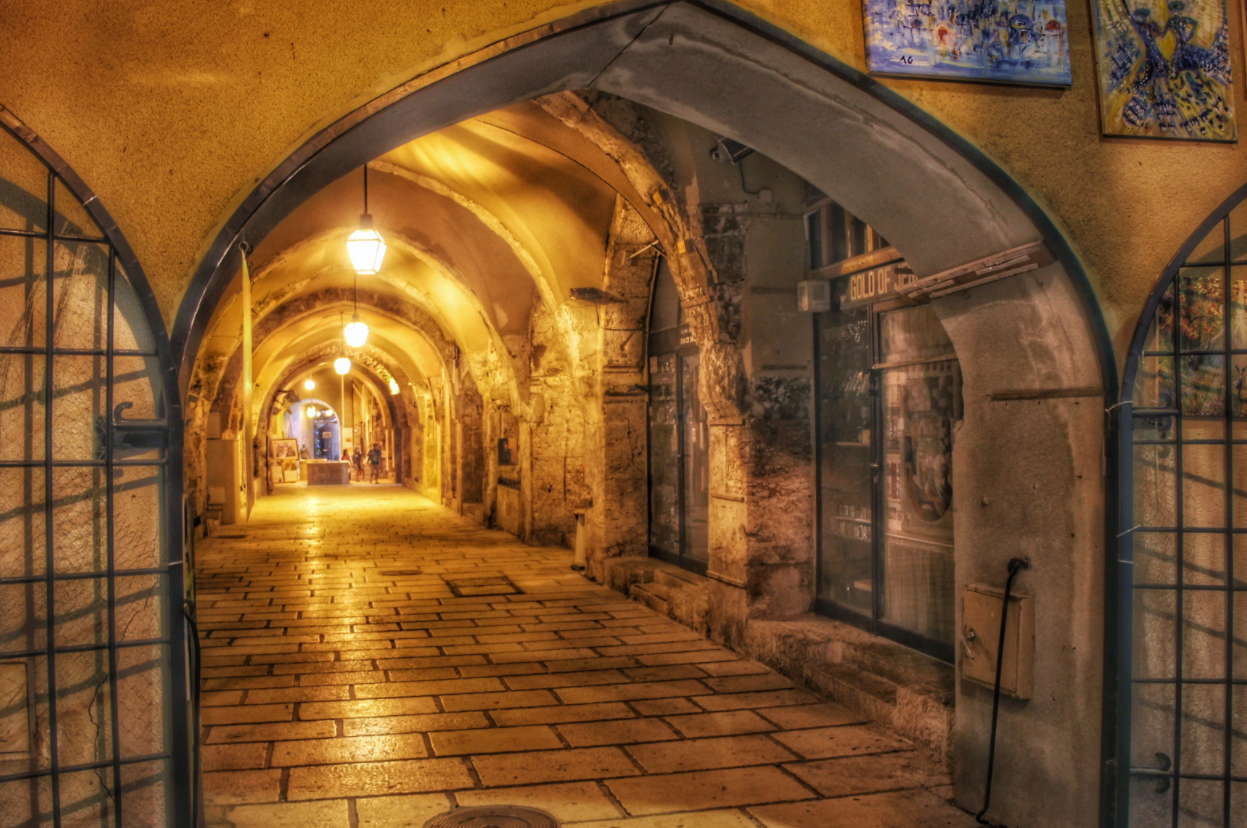 בתי הכנסת והסמטאות: העיר העתיקה בירושלים