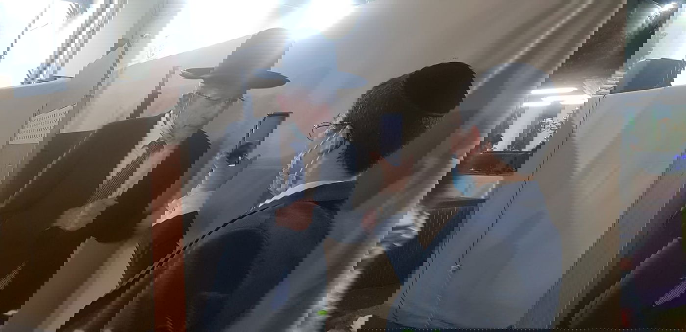 מבית החולים: ח"כ גפני השתתף דרך הזום בחתונת נכדתו