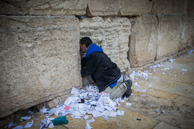 ניקוי פתקים בכותל המערבי