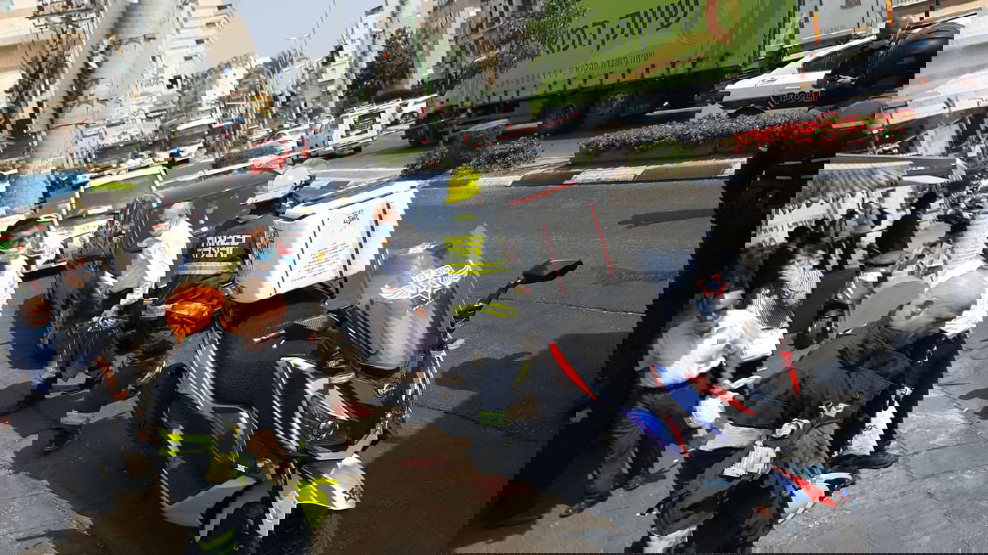 בני ברק: אישה נפגעה ממשאית ונהרגה, מול עיני בעלה