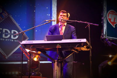 מוישי רוט ו'המנגנים' מבצעים "שיר השלום"