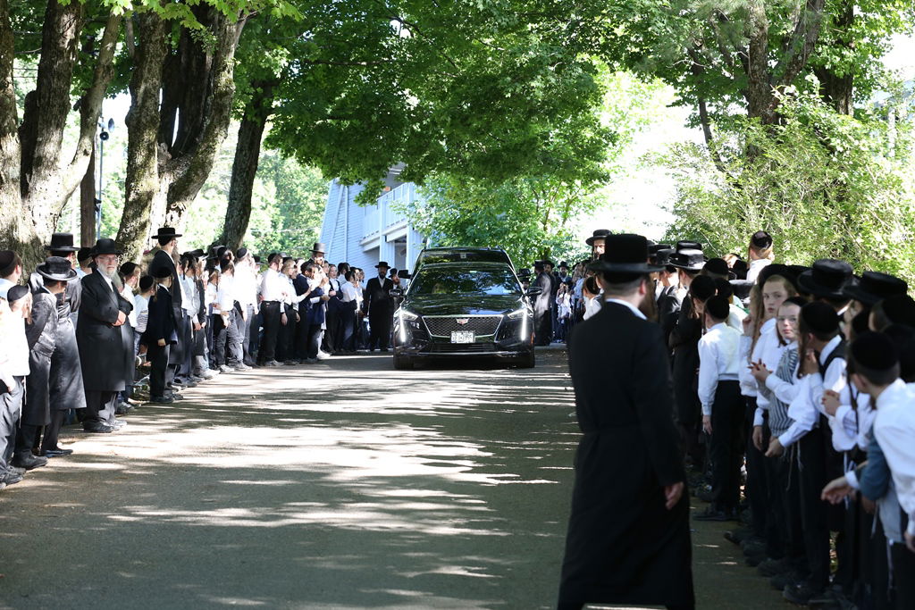 האדמו"ר מסאטמר ביקר ביום האחרון של 'מחנה הקיץ'