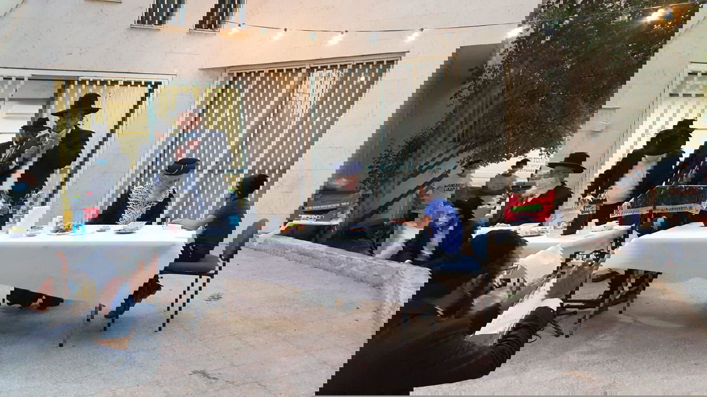 הראש"ל הספיד את הנרצח - והזמין את בניו