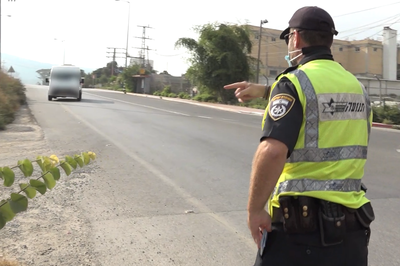 השוטרים הורידו מהכביש 11 רכבי הסעות