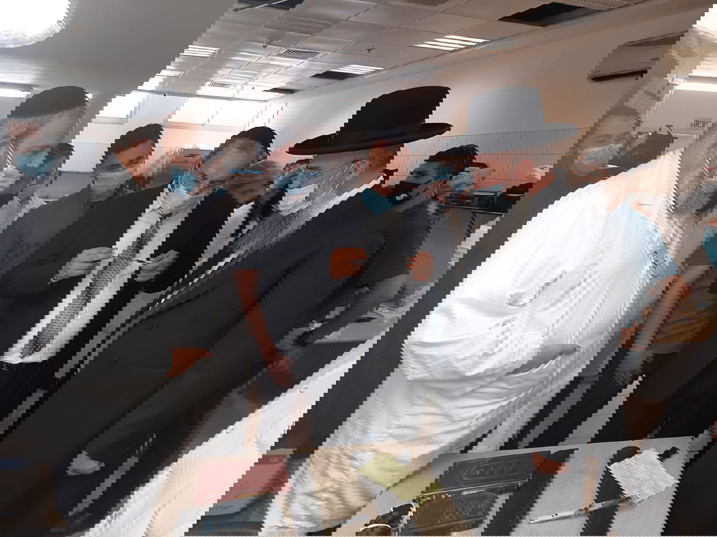 כששר הדתות שחט ובדק את הסכינים. צפו