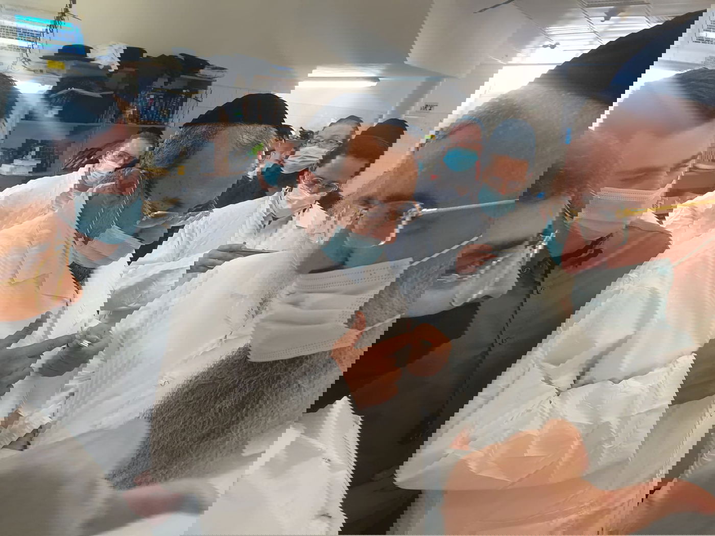 כששר הדתות שחט ובדק את הסכינים. צפו