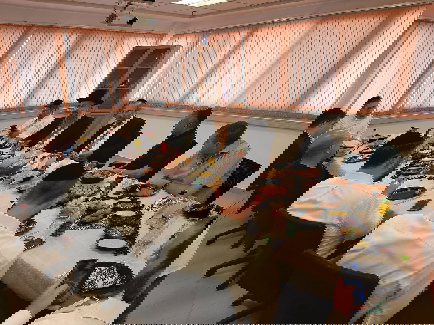 כששר הדתות שחט ובדק את הסכינים. צפו