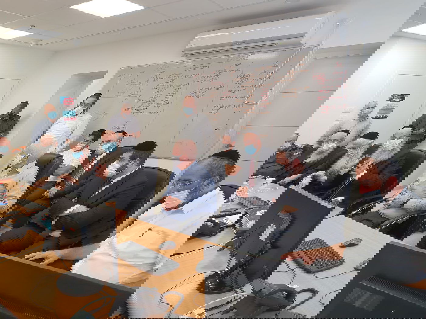 השר יואב גלנט וסגנו מאיר פרוש סיירו בבני ברק