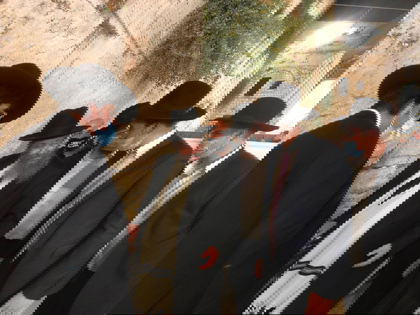 הגרד"י שפירא התפלל - ובישיבה אין חולים