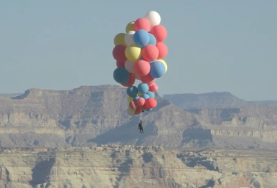צפו: הקוסם היהודי ריחף באוויר עם בלונים