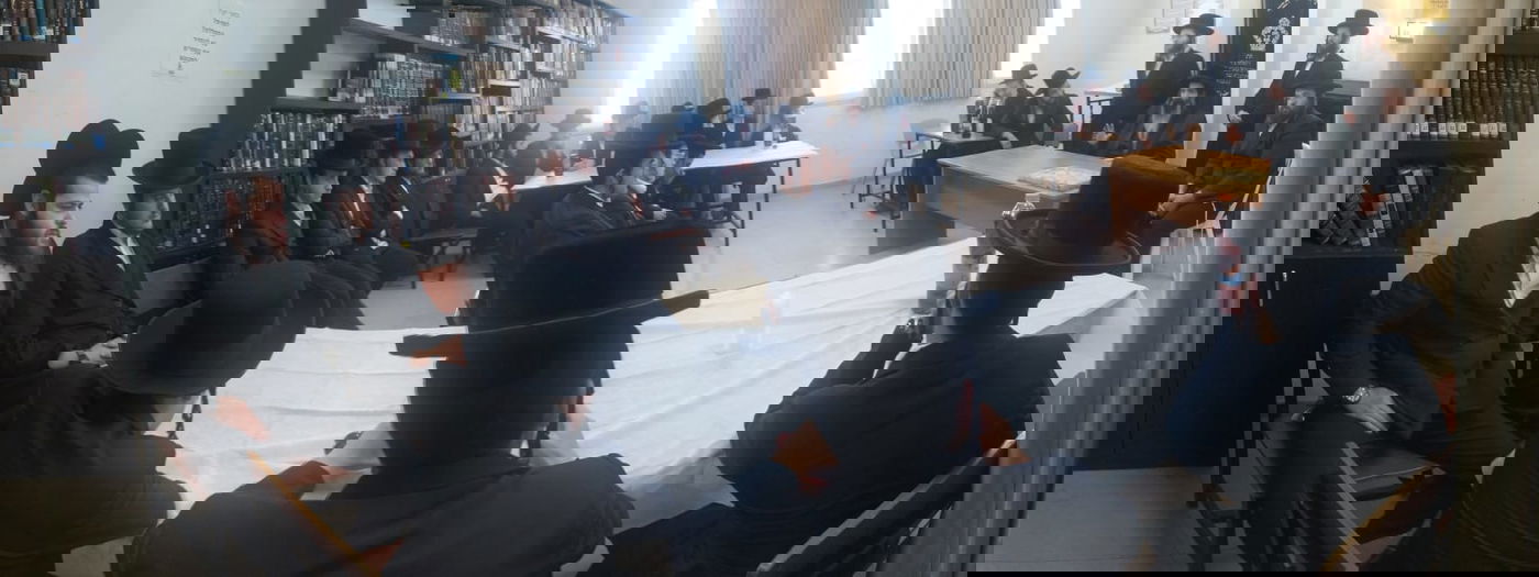 האדמו"ר מזוטשקא חיזק את בחורי 'קה אכסוף'