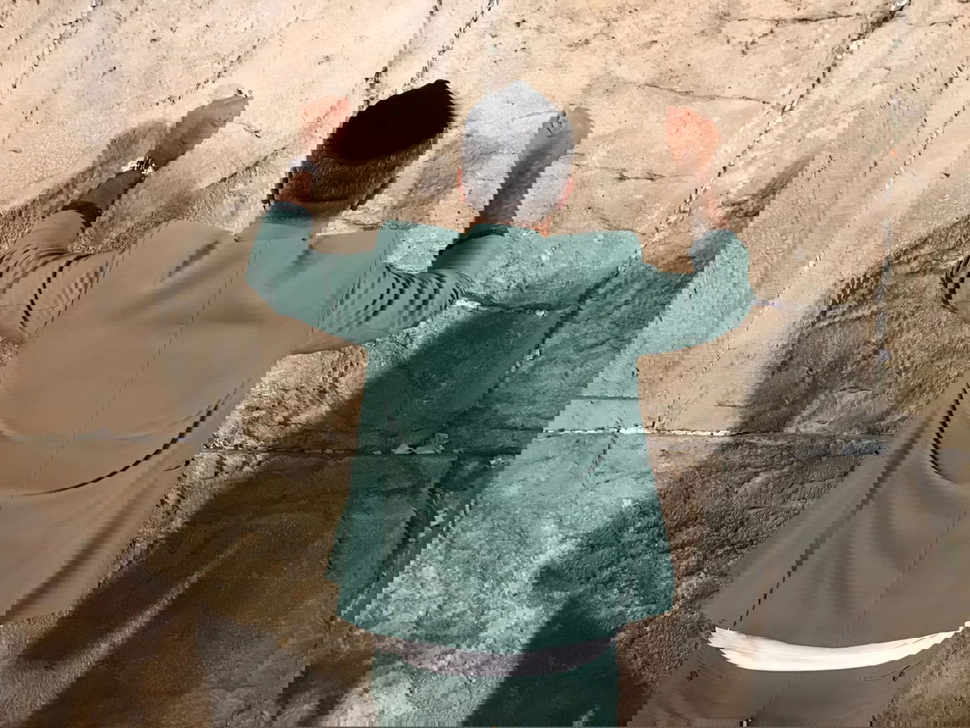 תיעוד: קובי פרץ ביקש סליחה בכותל המערבי