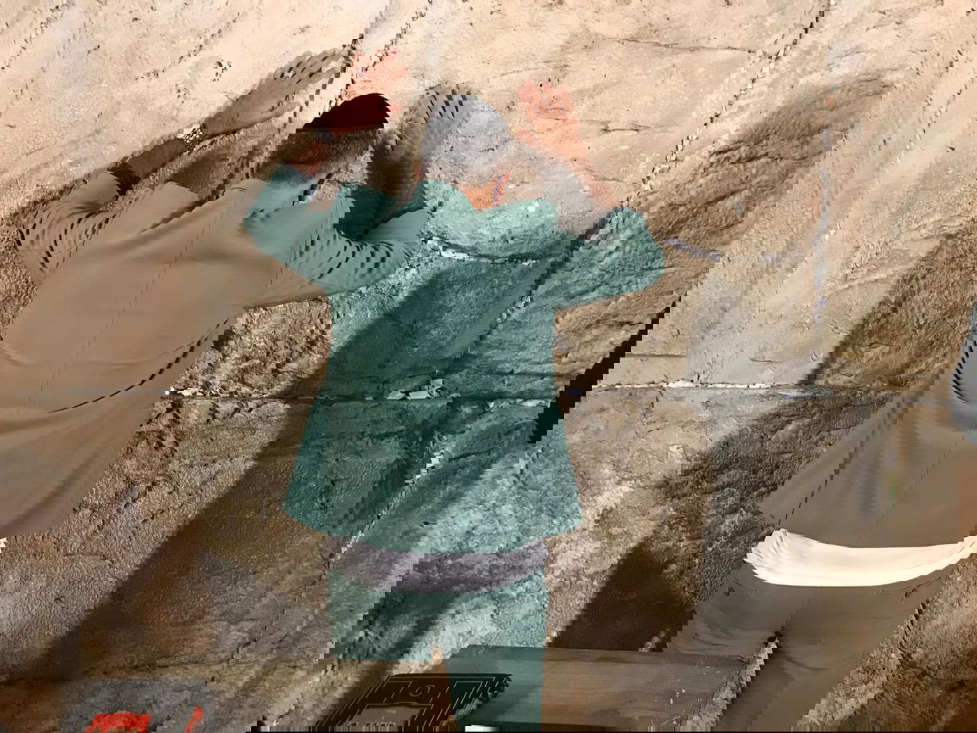 תיעוד: קובי פרץ ביקש סליחה בכותל המערבי