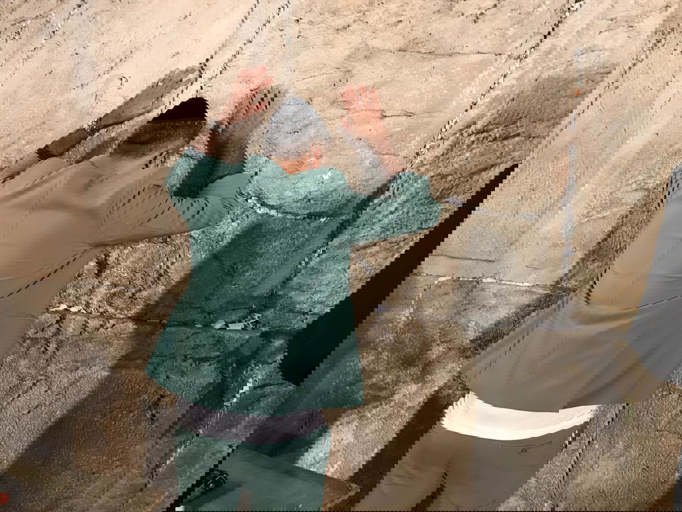 תיעוד: קובי פרץ ביקש סליחה בכותל המערבי