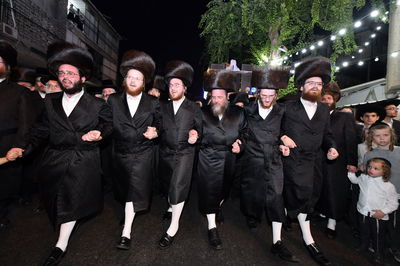 חתונות בחצרות הקודש: ביטולים ומתקפות