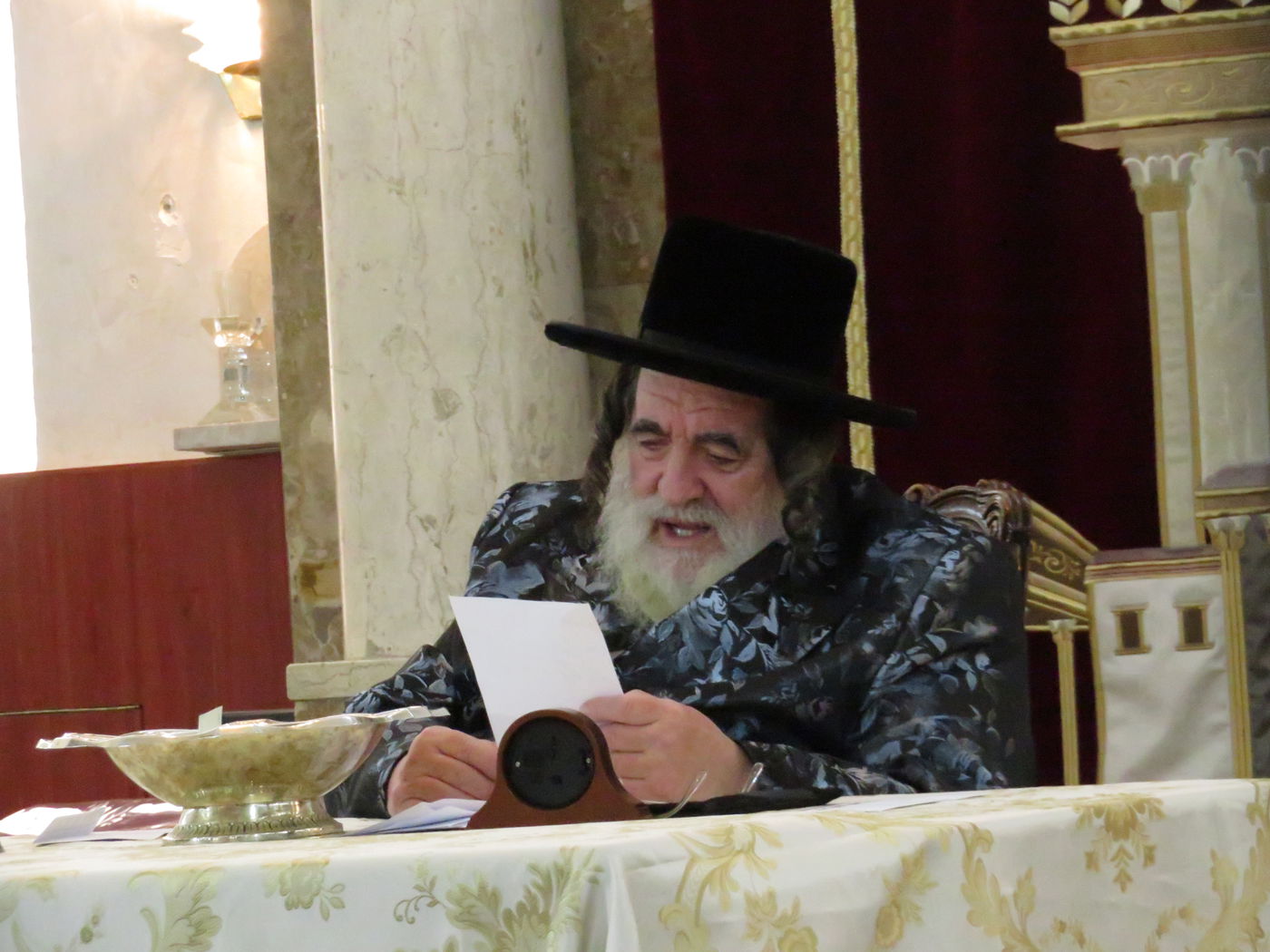 תיעוד: הרבי מויז'ניץ הגיע לירושלים וקיבל את חסידיו לברכה