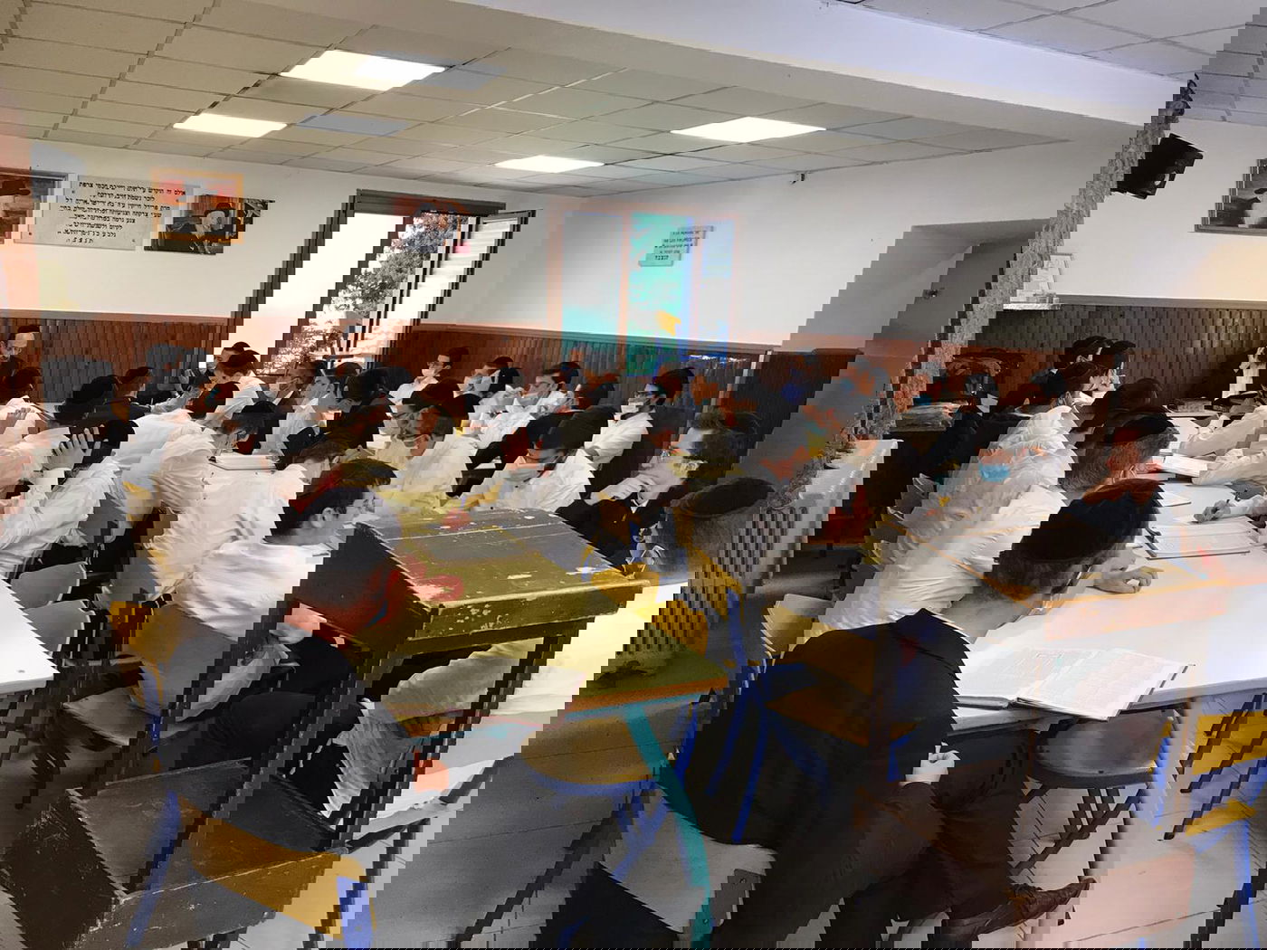 ראשי הישיבות חיזקו את בחורי ישיבות שנשארו בצרפת